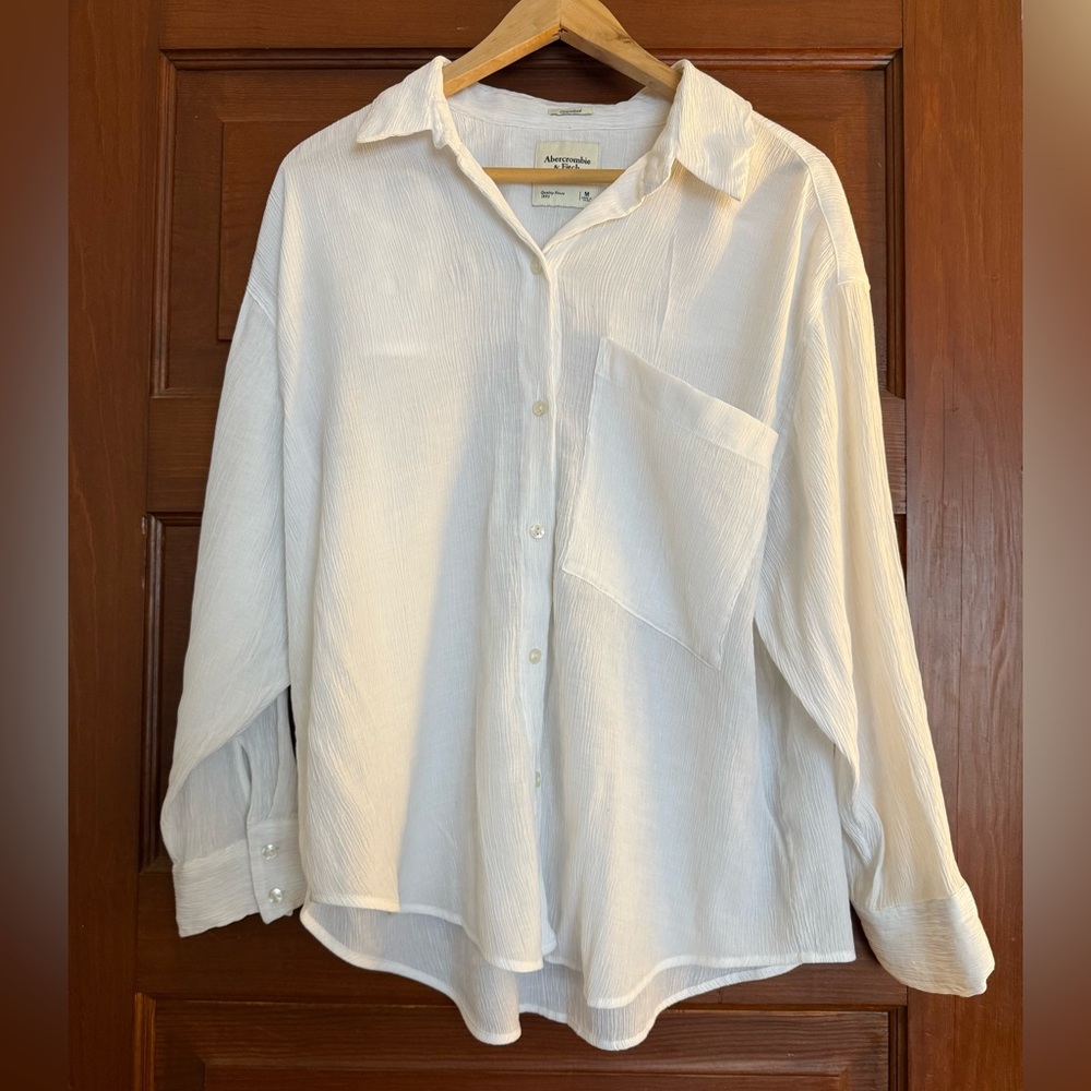 Abercrombie & Fitch size M White Oversized Crinkle Crepe Shirt
